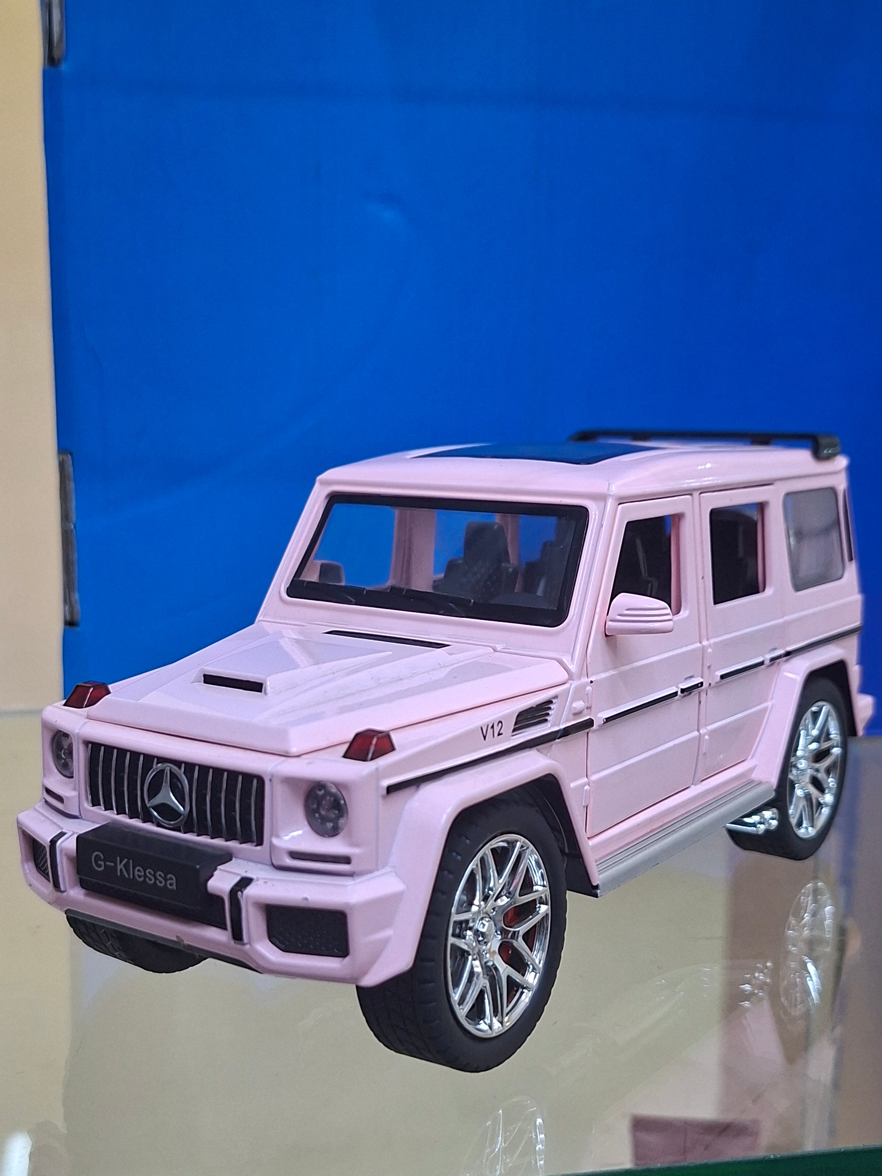 Miniature g-wagon car