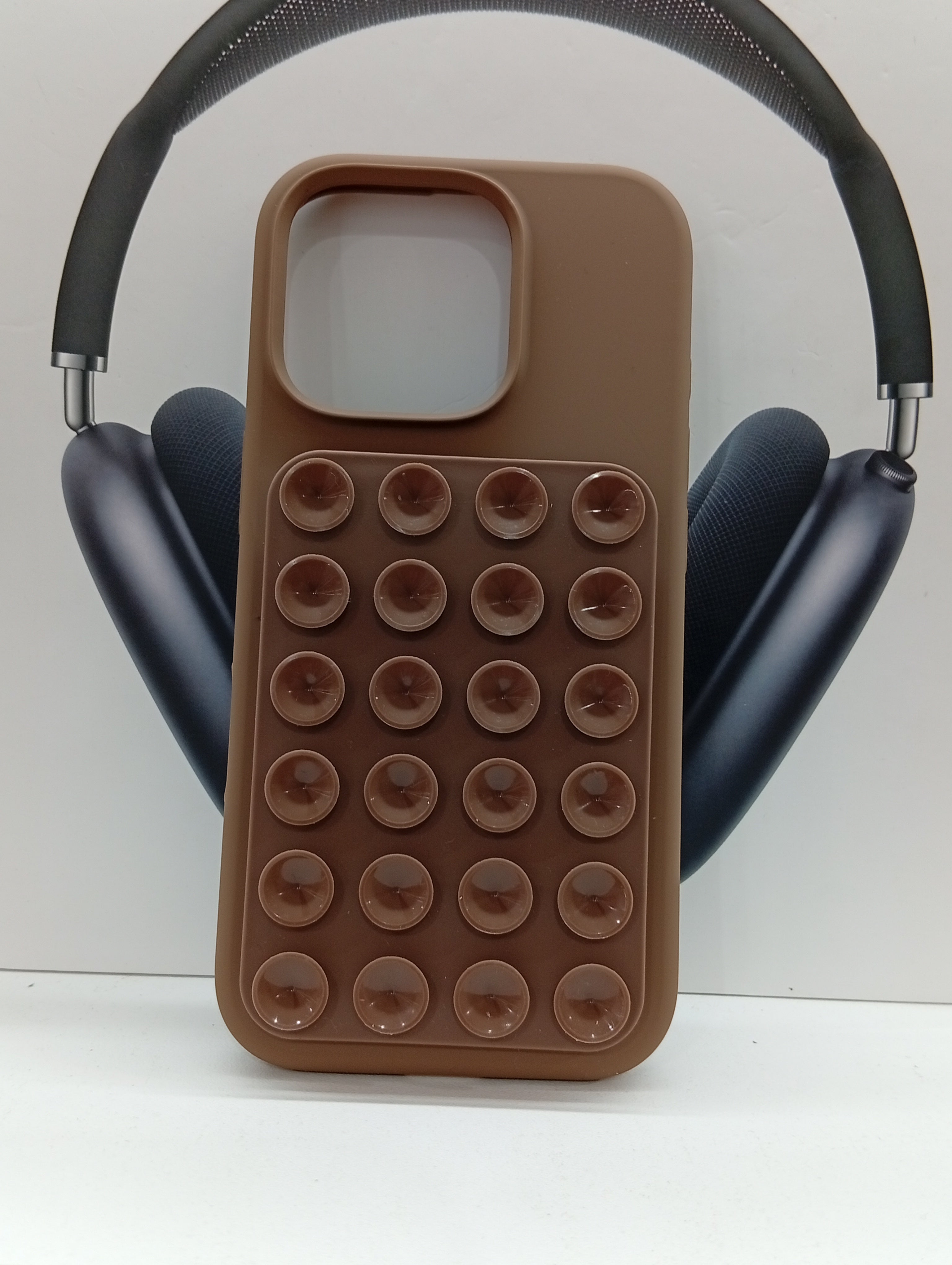 IPhone 16 pro suction grip silicone phone cases