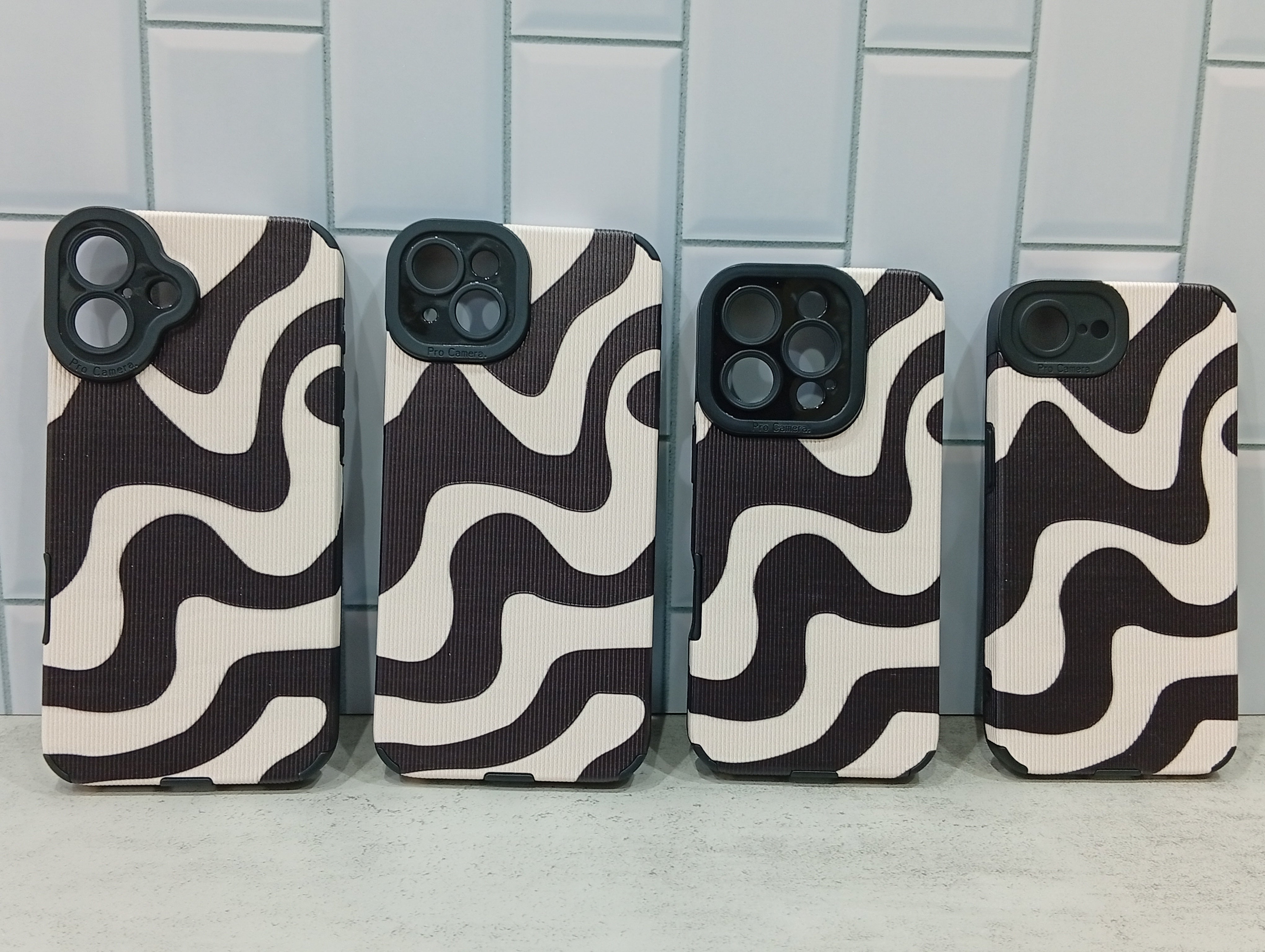 IPhone 16E wavy case