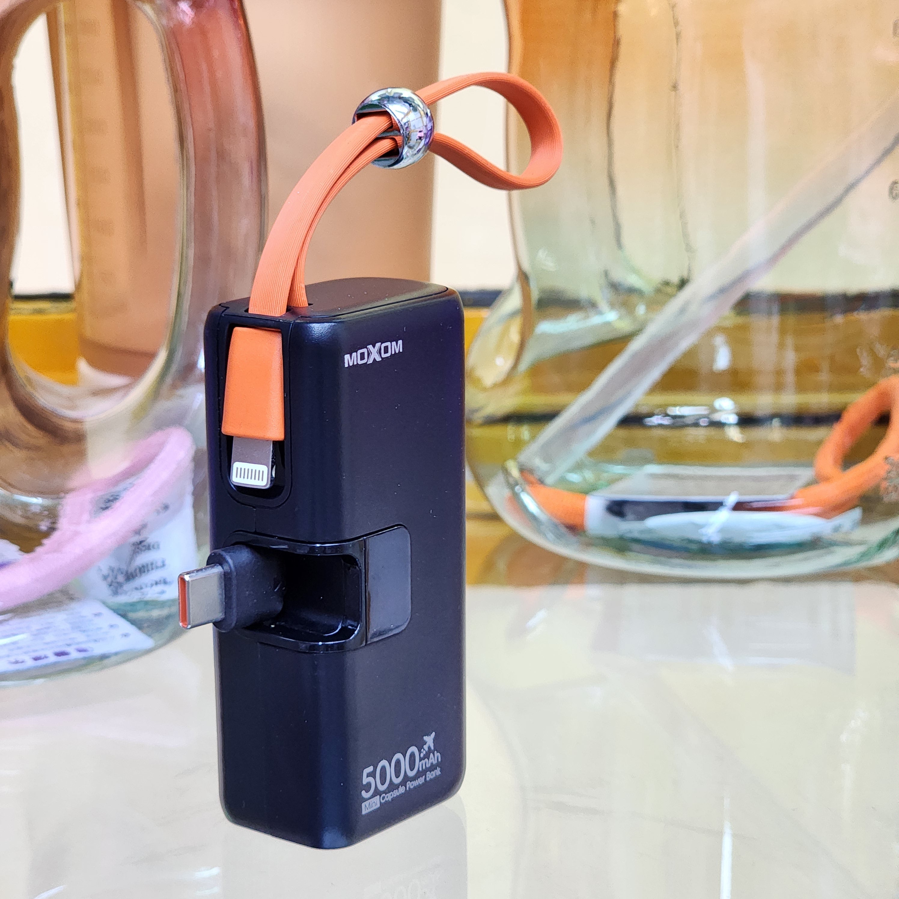 Small power bank 5000 mAH type C and lighting powerbanks